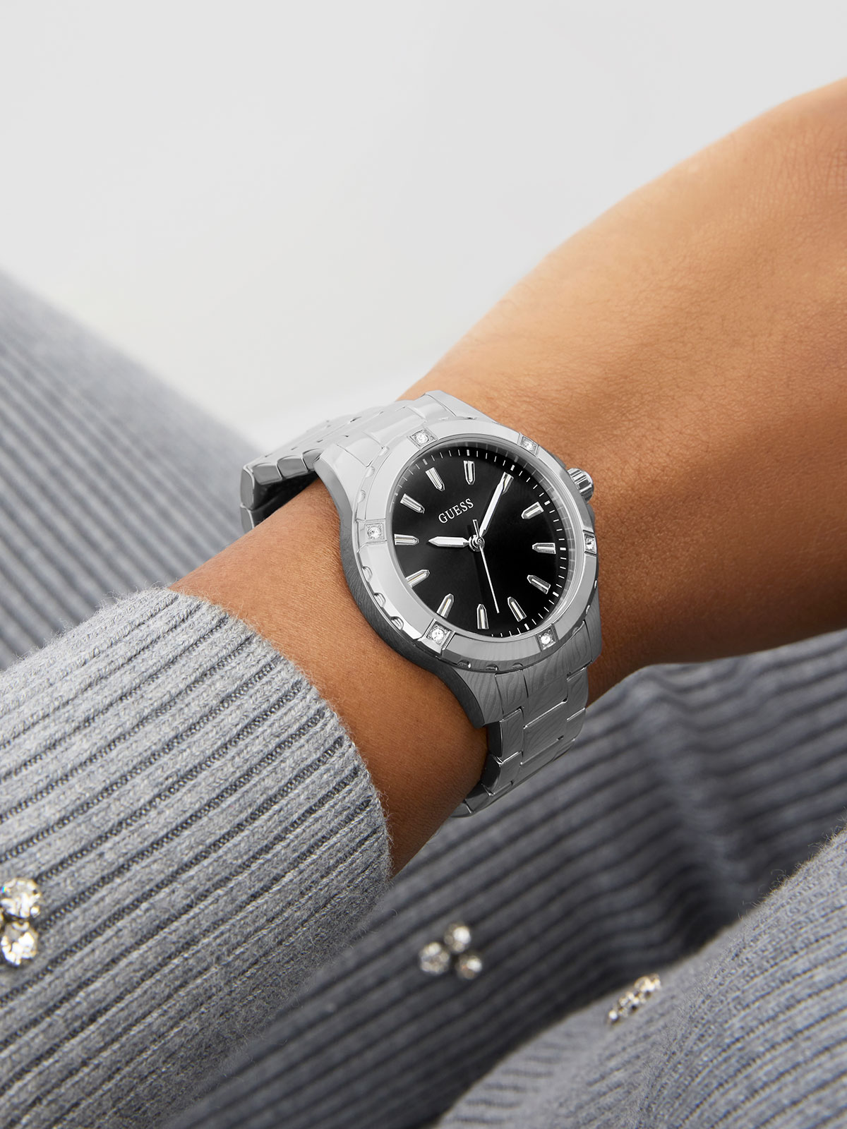 Guess gw0948l1 - Слика 4
